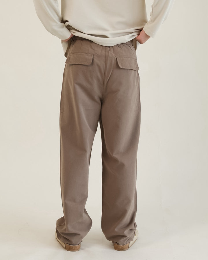 Urban Relaxed Pants in Brown