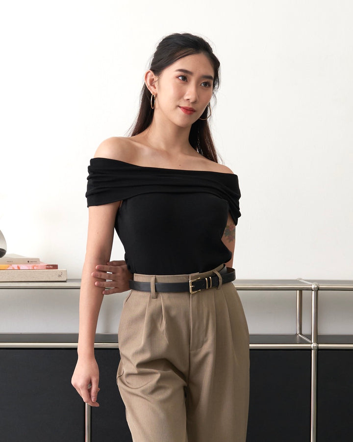 Off Shoulder Stretchy Top in Black